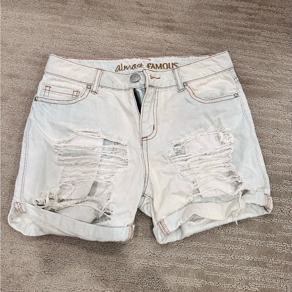 🩵Light blue ripped short jeans for women